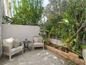 5017 Cartwright 3, North Hollywood CA 91601