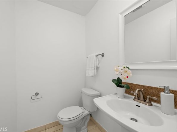 5017 Cartwright 3, North Hollywood CA 91601