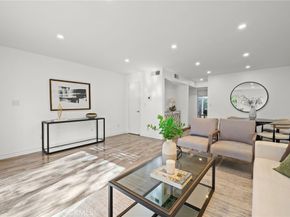 5017 Cartwright 3, North Hollywood CA 91601