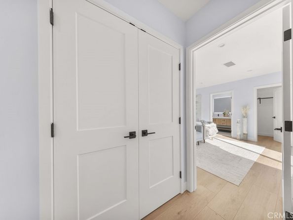 5700 Vista Del Monte, Sherman Oaks CA 91411