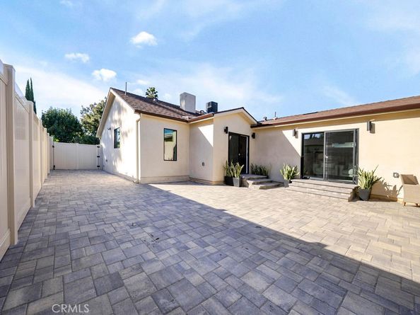 5700 Vista Del Monte, Sherman Oaks CA 91411