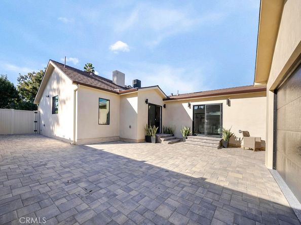 5700 Vista Del Monte, Sherman Oaks CA 91411