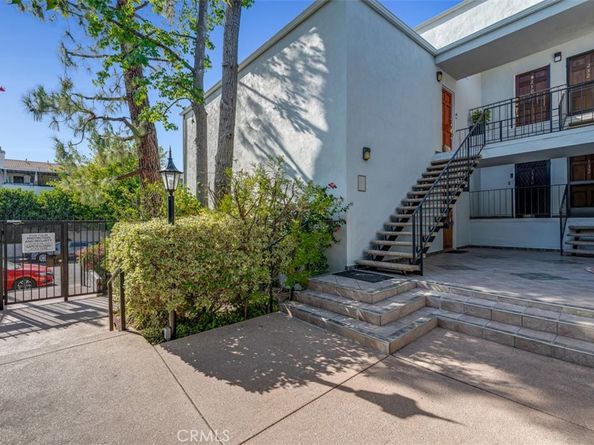 18645 Hatteras Street 230, Tarzana CA 91356