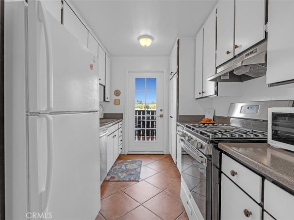 18645 Hatteras Street 230, Tarzana CA 91356