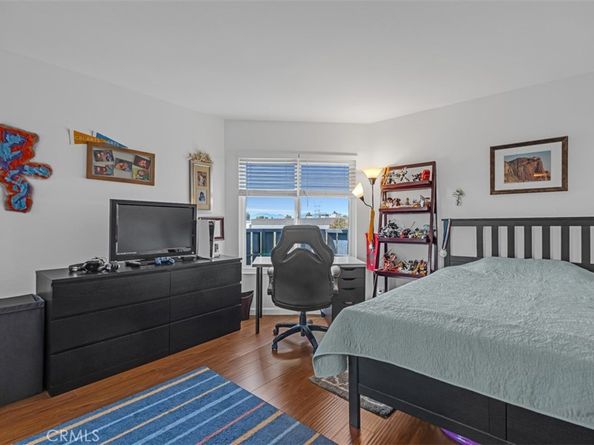 18645 Hatteras Street 230, Tarzana CA 91356