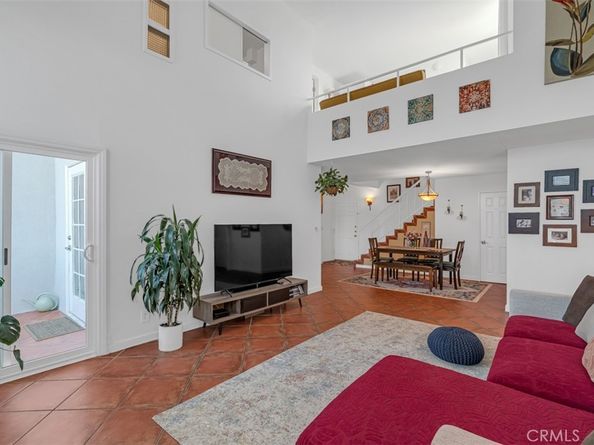 18645 Hatteras Street 230, Tarzana CA 91356