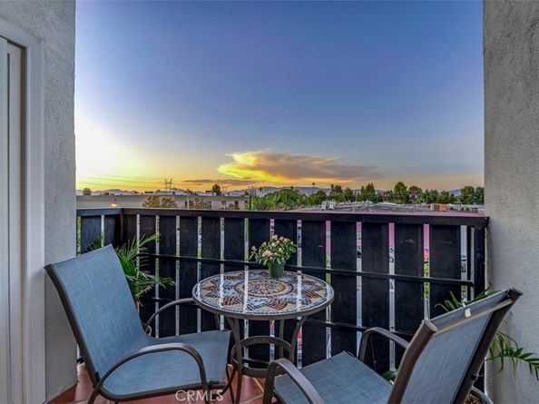 18645 Hatteras Street 230, Tarzana CA 91356