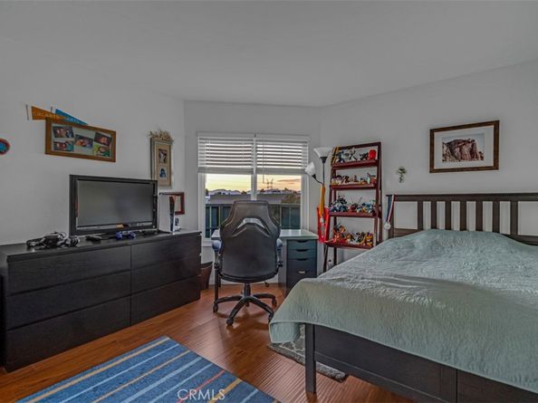 18645 Hatteras Street 230, Tarzana CA 91356