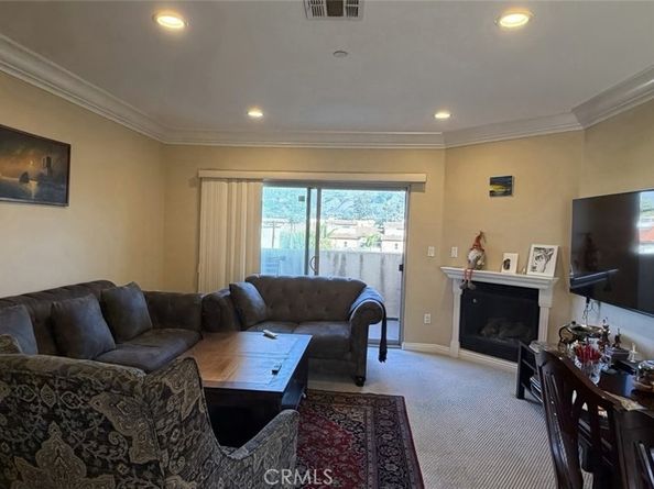 1515 Grismer Avenue 302, Burbank CA 91504