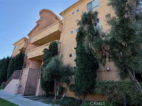 1515 Grismer Avenue 302, Burbank CA 91504