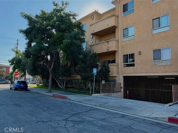 1515 Grismer Avenue 302, Burbank CA 91504