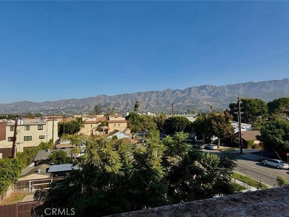 1515 Grismer Avenue 302, Burbank CA 91504