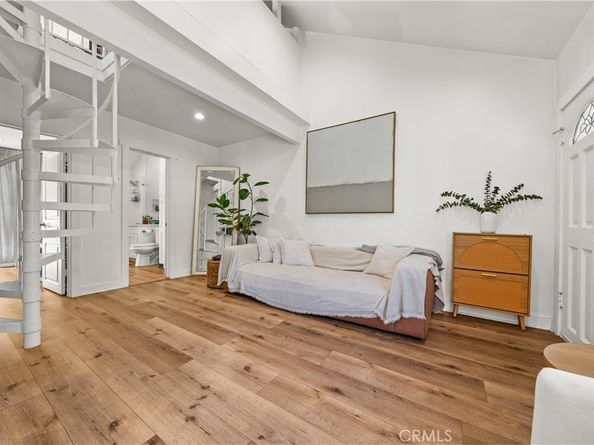 352 S Benton Way, Los Angeles CA 90057