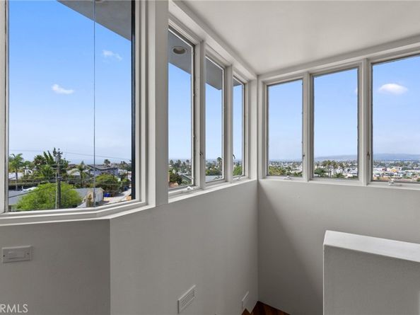 4687 Del Monte Avenue, San Diego CA 92107
