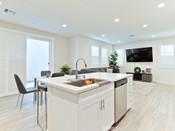 16040 Jamie Lane 9, Fontana CA 92336