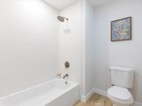 17150 Burbank Boulevard 25, Encino CA 91316