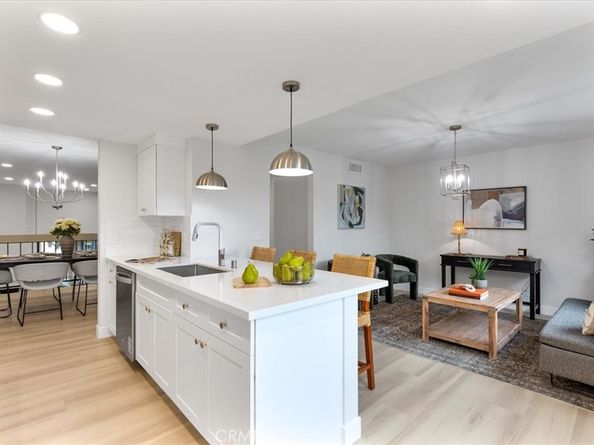 17150 Burbank Boulevard 25, Encino CA 91316