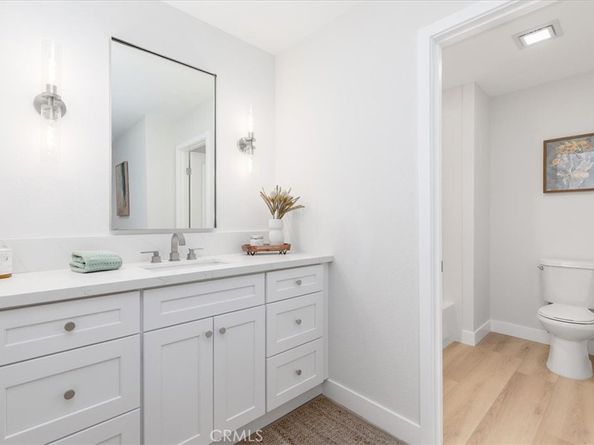 17150 Burbank Boulevard 25, Encino CA 91316