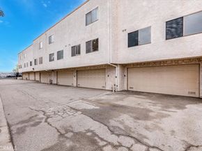 17150 Burbank Boulevard 25, Encino CA 91316