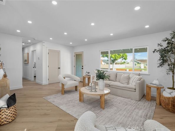 17381 Meer, Huntington Beach CA 92647