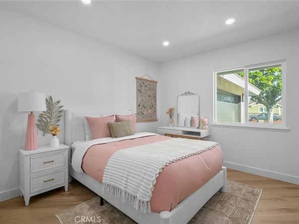 17381 Meer, Huntington Beach CA 92647