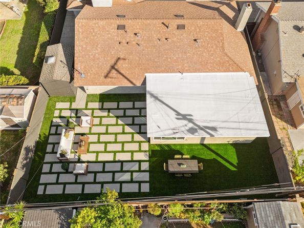 17381 Meer, Huntington Beach CA 92647