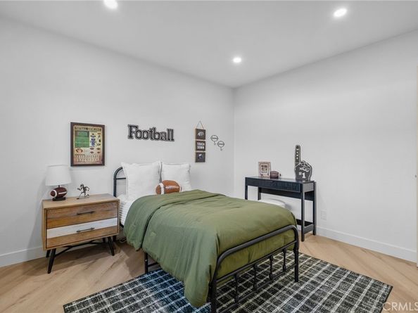 17381 Meer, Huntington Beach CA 92647