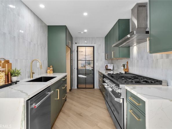 17381 Meer, Huntington Beach CA 92647