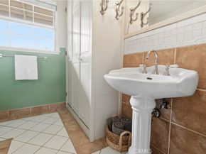 641 Ridgefield, Claremont CA 91711