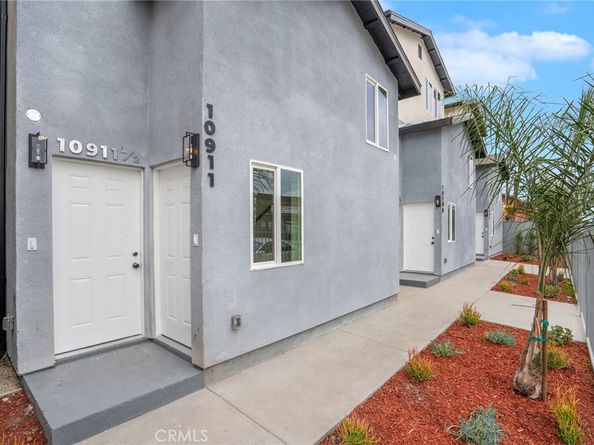 10911 S Main Street, Los Angeles CA 90061
