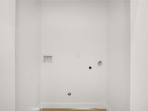 10911 S Main Street, Los Angeles CA 90061