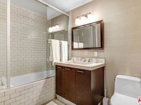 1050 N Gardner Street 2, West Hollywood CA 90046