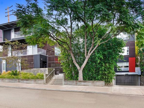 1050 N Gardner Street 2, West Hollywood CA 90046