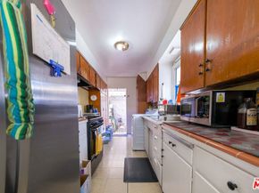 2426 W Avenue 33, Los Angeles CA 90065
