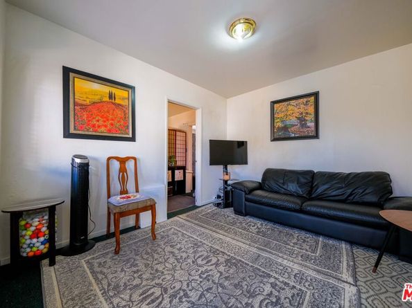 2426 W Avenue 33, Los Angeles CA 90065