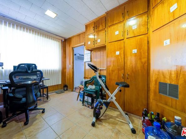2426 W Avenue 33, Los Angeles CA 90065