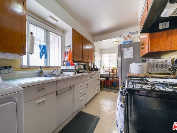 2426 W Avenue 33, Los Angeles CA 90065
