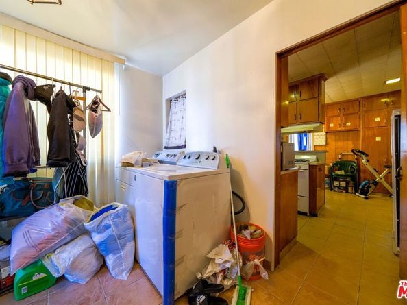 2426 W Avenue 33, Los Angeles CA 90065