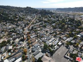 2426 W Avenue 33, Los Angeles CA 90065