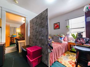 2426 W Avenue 33, Los Angeles CA 90065