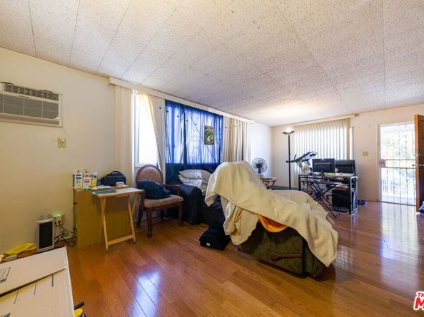 2426 W Avenue 33, Los Angeles CA 90065