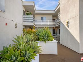 118 N Kings Road PH3, Los Angeles CA 90048