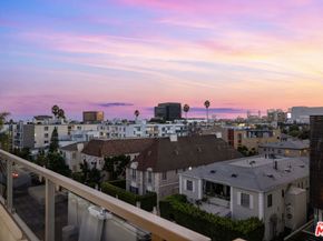 118 N Kings Road PH3, Los Angeles CA 90048