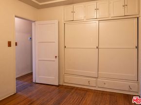530 W 89th Street, Los Angeles CA 90044