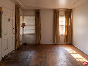 530 W 89th Street, Los Angeles CA 90044