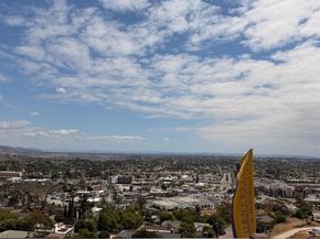 7795 La Mesa Summit Dr, La Mesa CA 91941