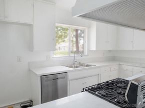 10609 Jimenez, Sylmar CA 91342