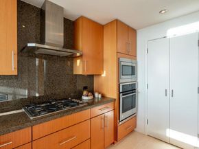 325 7Th 2304, San Diego CA 92101