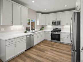 233 Petunia Ct, San Marcos CA 92069