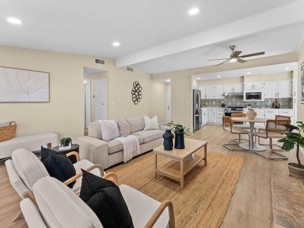 8935 Laddie Ln, San Diego CA 92123